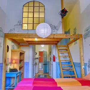 Hostel Lavender Circus Hostel, Doubles & Ensuites, Budapest